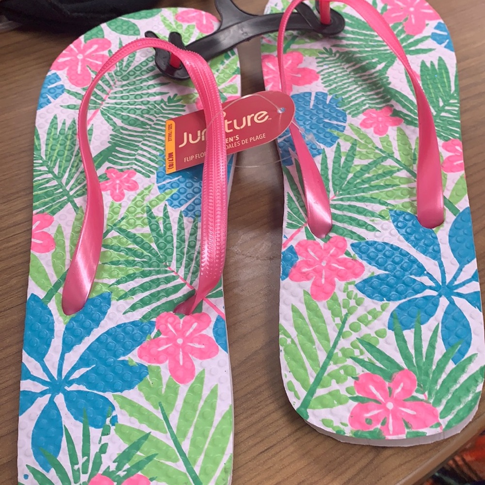 Juncture Flip Flops
